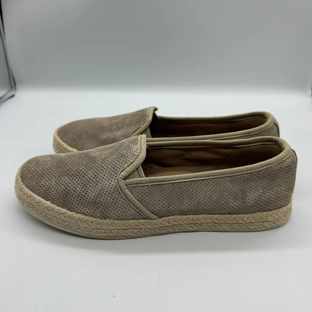 Clarks Soft Cushion‎ Shoes Womens Size 7.5 Beige Suede Slip On Espadrille Flats